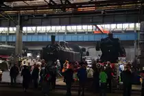 Szene am 05.09.2015 während der XXI. Dampfloktage in der Lokhalle des Dampflokwerkes Meiningen. Wie man sieht, war die Veranstaltung auch in diesem Jahr wieder sehr gut besucht!