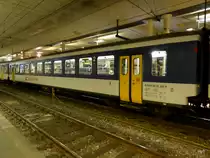 SBB - Personenwagen  2  Kl. B 50 85 20-35 184-4 im Bahnhof Bern am 04.10.2015
