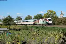 182 521 mit dem IC 2571 (Münster-Stuttgart) als Ersatz für den IC 119 bei Bruchsal-Schlachthof, 28.09.2015.