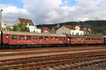 Die beiden historischen Speisewagen von  Berlin macht Dampf  aufgenommen am 05.09.2015 im Bahnhof Meiningen. Eingestellt waren sie in den vereinseigenen Schnellzug, welcher anläßlich der XXI. Dampfloktage im DLW hier angereist war.