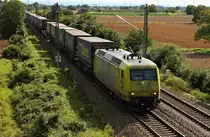 Crossrail 145-CL 031 am 22.08.2014 bei Auggen im Markgräflerland mit einem LKW Walter KLV und Fahrtrichtung Norden.