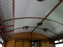 VSM Blokkendozen, Detail Decke, Beleuchtung, Trennwand / in Beekbergen am 6.9.2014 beim großen Eisenbahn-Spektakel  „Terug naar Toen - Zurück nach Damals“ der Museumseisenbahn VSM in Beekbergen / NL,

