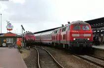 218 364-8 und 218 363- mit dem IC 2072/RE 2072 (Dresden Hbf-Westerland(Sylt) und 218 341-6 und 218 3** mit einem Sylt Shuttle in Westerland 2.9.15