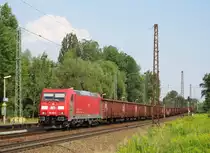 185 402-5  Green Cargo  zieht am 07.August 2015 einen Schrottzug durch Leipzig-Thekla in Richtung Leipzig-Mockau.
