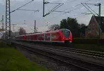 Nachschuß auf eine nach Hagen fahrende S8 bei der Einfahr in Kleinenbroich.
28.10.2015