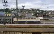 Im Mai 1978 war der Blick vom Stuttgarter Hauptbahnhof zum Killesberg hinauf noch unverbaut, wie man hier mit 110 289-0 im Vordergrund sehen kann