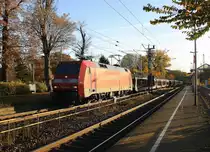 152 008-9 DB kommt aus Richtung Aachen-West und fährt durch Kohlscheid mit einem sehr langen Peugeot-Citroen-Autoleerzug aus Zeebrugge-Ramskapelle(B) nach Kolín(CZ)  und fährt in Richtung Herzogenrath,Hofstadt,Finkenrath,Rimburg,Übach-Palenberg,Zweibrüggen,Frelenberg,Geilenkirchen,Süggerrath,Lindern,Brachelen,Hückelhoven-Baal,Baal,Erkelenz,Herrath,Beckrath,Wickrath. 
Bei schönem Herbstwetter am Nachmittag vom 29.10.2015.
Und das ist mein 5100tes Bahnbild bei http://WWW.Bahnbilder de.