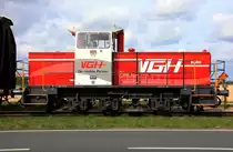 VGH 262 217-9 Verkehrsbetriebe Grafschaft Hoya Lok 22 (MaK Baujahr 1989) unterwegs bei Hoya mit einer �berf�hrung vom Kartonwerk Hoya nach Eystrup, Kleinbahn Syke - Eystrup, fotografiert am 15.04.2015