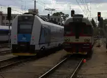 Währendessen 440 008-1 gerade ausfährt, läuft 854 202-9 in Hradec Kralove ein.
26.09.2015 13:18 Uhr.