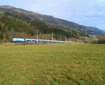 1116 251-0  Ski Austria  mit railjet 533 + 1116 XXX mit D 15533 (Wien Hbf - Lienz) am 7.11.2015 nahe Berg im Drautal.