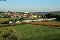 182 524 mit dem IC 2053 (Saarbrücken-Stuttgart) im ersten Tageslicht bei Heidelsheim, 02.10.2015.