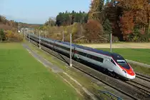 SBB: ETR 610 auf der Neubaustrecke bei Koppigen in Richtung Bern unterwegs am 6. November 2015.
Foto: Walter Ruetsch