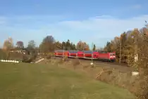 RE nach Hof mit 143 359-8 die nach schiebt. Gesehen in Oberjößnitz am 08.11.2015.
