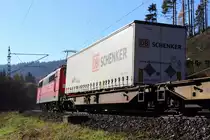 Nachschub (151 058-5) für DB Schenker am 03.11.2015 auf der Frankenwaldrampe bei Steinbach.