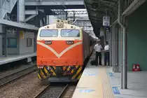 E207 am 08.Juni 2014 in der Kaohsiung Station.