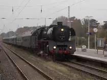 An ihrem 75.Geburtstag durfte 03 1010 wie in alten Tagen mit einem Sonderzug von Leipzig nach Binz fahren.Am 07.November 2015 erreichte der Sonderzug pünktlich Binz.