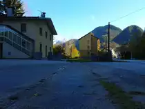 Hier hinter dem ehemaligen Bahnhof Resiutta, ist noch eines der letzten Gleise der alten Pontebbana übrig geblieben. Aufgenommen am 8.11.2015