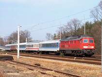 Eine Ludmilla von DB Cargo mit dem IR 454 aus Breslau bei Dresden-Klotzsche (17.04.03)
