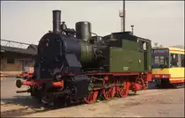 Preußische Tenderlok Nr. 7001 in der Fahrzeugausstellung am 26.4.1992 in Halle an der Saale.