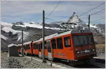 GGB auf Talfahrt mit dem Skigebiet am Theodulpass und dem Matterhorn im Hintergrund. (27.09.2015)
