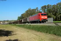 152 074 mit einem gemischten Güterzug Richtung Stuttgart bei Heidelsheim, 02.10.2015.