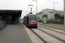 Wien Wiener Linien SL O (A 11) Haltestelle Hauptbahnhof am 11. Oktober 2015.