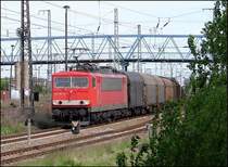 155 267-8 verl�sst mit einem Gz den Hbf Stralsund.  (am 15.05.06) 