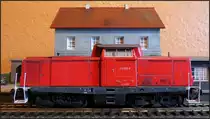 Robust und mit sehr guten Fahreigenschaften, die Roco Lok 212 055-8 in H0, auf den Bahnalltag getrimmt und patiniert. Bildlich festgehalten am 16.11.15.