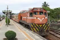 R108 am 08.Juni 2014 in der Fangliao Station. 