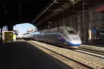 Durch die Anschläge in Paris waren alle TGV von und nach der französischen Hauptstadt mit +10 - +15 Minuten unterwegs. TGV 9574 Stuttgart - Paris fährt aus dem Bahnhof Strasbourg Ville aus. 15.11.2015 - Triebkopf 4719.