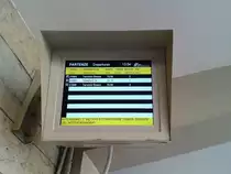 Abfahrtsmonitor im Bahnhof Pontebba am 25.10.2015.