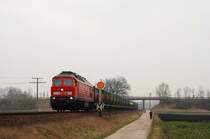 233 043 mit dem M�llzug nach Traunstein bei Alt�tting (19.02.2007)