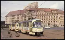 Tatra Zug 1702 vor dem Hotel Astoria in Leipzig am 26.4.1992.