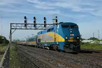 909 passes Scarborough whilst working train 52/62 from Toronto to Montreal, 5 Aug 2015.

The train is actually two trains coupled together, one portion goes direct to Montreal, the other portion goes via Ottawa