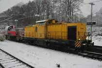 Hier 293 508-8 und 261 309-9, bei der Einfahrt am 22.11.2015 in Kiel Hbf.