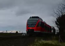 Nachschuß auf den 644 023 bei Kapellen an der Friedrichstraße, der Zug ist als RB 38 nac Neuss Hbf unterwegs. Samstag 21.11.2015