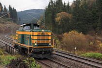 211 074-0 Erfurter Gleisbau bei Förtschendorf am 09.11.2015.