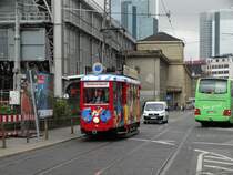 VGF K-Wagen 106 als Ebbelweiexpress am 21.11.15 in Frankfurt am Main 