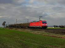 Die 185 397 mit einem Güterzug am 21.11.2015 unterwegs bei Schambach.