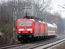 Gro�e �berf�hrungsfahrt nach Rostock! 143 080 mit 112 118 und 114 032 im Schlepp, dazu noch 2 IC-Wagen und Doppelstockwagen fertig ist ein �berf�hrungsfahrt, die wir ohne die Vormeldung aus Greifswald wohl nicht erwischt h�tten. (Stralsund, 01.03.07)