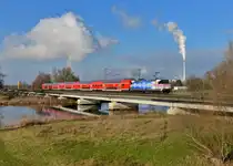 146 247 mit einem RE am 27.11.2015 bei Plattling. 