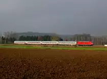 Die 245 010 mit dem IC Rottalerland am 22.11.2014 unterwegs bei Karpfham.
