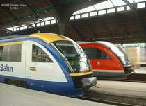 Tiebzug der Lausitzbahn nach Zittau und 642 160-6 der DB AG nach Hoyerswerda am 12.07.2003 im Bahnhof G�rlitz, beide Triebz�ge sind fast baugleich.
