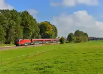 1116 209 mit mit einem Railjet am 03.10.2014 bei Hufschlag.  