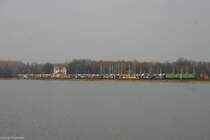 ET41 mit G�terzug mit Fiat Autos in Goczałkowice am 10.03.2007