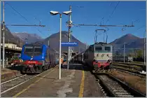 Während die meisten Züge zur Expo mit ETR 610 bzw. ETR 470 geführt wurden, kamen die Reisenden des EC 323/330 in den Genuss einer klassischen Komposition. 
Leider fand der Lokwechsel in Domodossoal des EC 323 am 26. Okt. 2015 auf dem Fotografisch ungeschickt gelegen Gleis 6 statt.
Das Bild zeigt neben der FS E 464 603 die Übernahem des EC 323 durch die FS 656 040.
