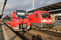 442 359-6 beim Rangieren im Rostocker Hbf neben an stand 182 007-5 mit RE 4308(Rostock-Hamburg).12.12.2015