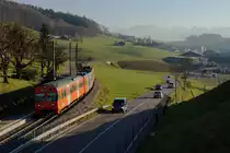 RBS:  Gegenlicht  S7 mit Be 4/12 43 MANDARINLI nach Bern bei der Einfahrt Vechigen am 14. Dezember 2015.
Foto: Walter Ruetsch 