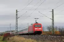 101 030-5 DB schiebt den IC2300 bei Lichtenfels am 10.11.2015.