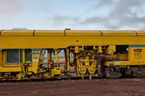 Detailfoto des Arbeitsgerätes der Hochleistungsweichenstopfmaschine UNIMAT 08-475. - 08.12.2015
